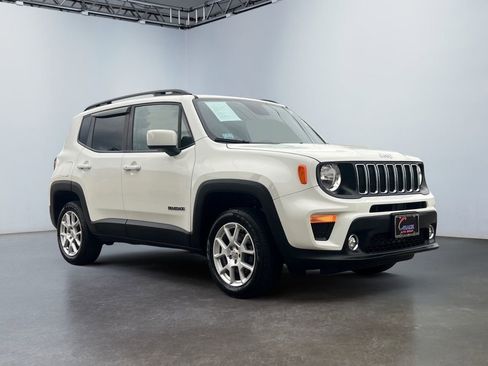 Used 2020 Jeep Renegade Latitude w/ Cold Weather Group image 3