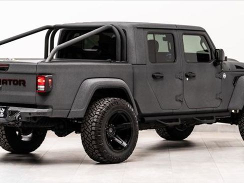 Used 2025 Jeep Gladiator Sport AWD/4WD image 8