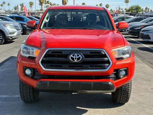 Used 2016 Toyota Tacoma SR5 w/ SR5 Appearance Package (SN) AWD/4WD image 13
