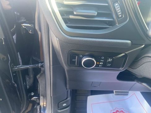 Used 2024 Ford Escape ST-Line image 19