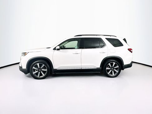 Used 2024 Honda Pilot Touring image 4