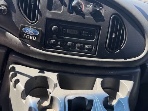 Used 2003 Ford E-250 and Econoline 250 E 250 3dr Extended Cargo Van image 17