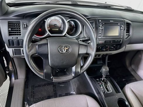 Used 2013 Toyota Tacoma 4x4 Regular Cab image 3