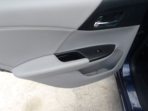 Used 2015 Honda Accord EX-L image 16