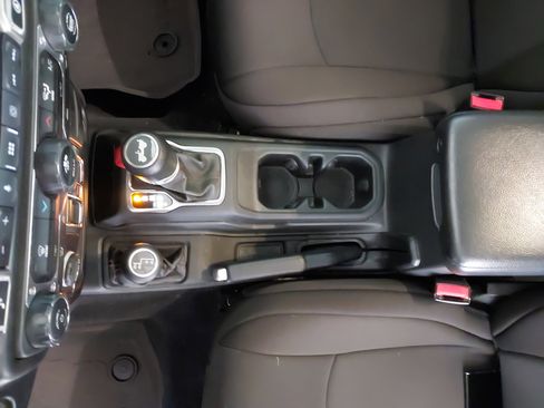 Used 2022 Jeep Wrangler Unlimited Sport AWD/4WD image 22