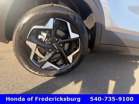 Used 2024 Kia Seltos EX image 13