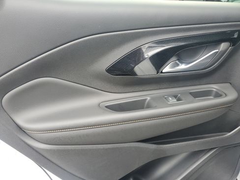 Used 2022 GMC Terrain AT4 image 12