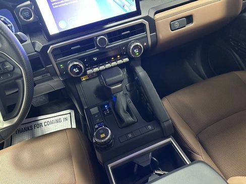 Used 2025 Toyota 4Runner Limited image 38