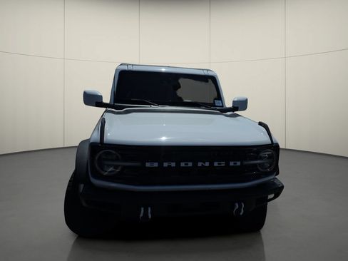Used 2022 Ford Bronco Outer Banks w/ Sasquatch Package AWD/4WD image 2