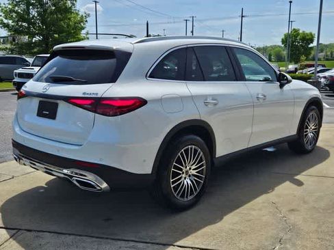 Used 2025 Mercedes-Benz GLC 300 4MATIC image 9