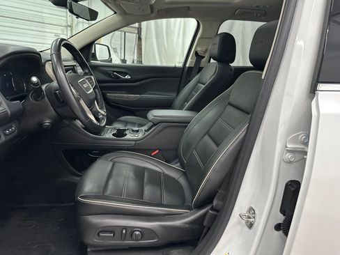Used 2021 GMC Acadia Denali w/ Denali Technology Package AWD/4WD image 14