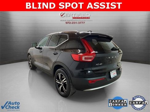 Used 2025 Volvo XC40 B5 Core image 4