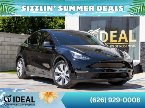 Used 2022 Tesla Model Y Long Range AWD/4WD image 1