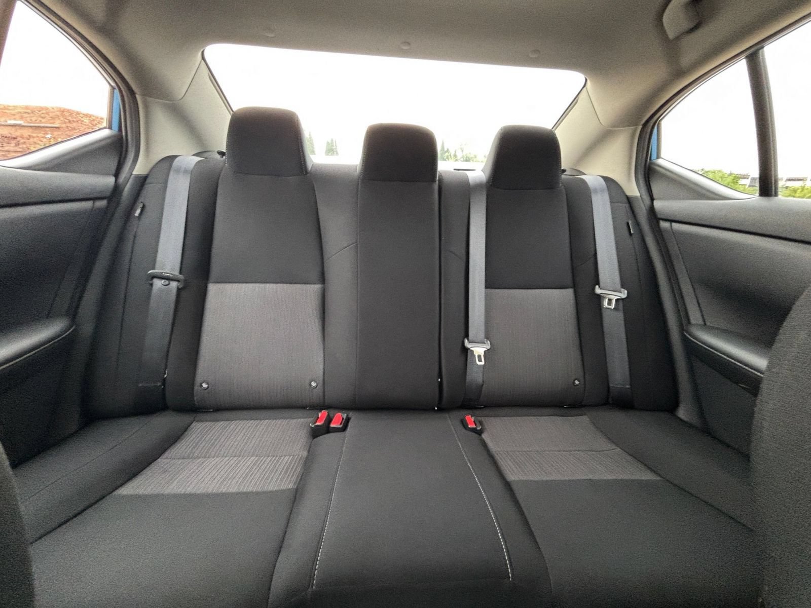 Used 2025 Nissan Sentra SV FWD image 35