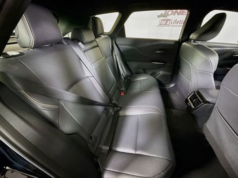 Certified 2025 Toyota Crown Signia AWD/4WD image 31