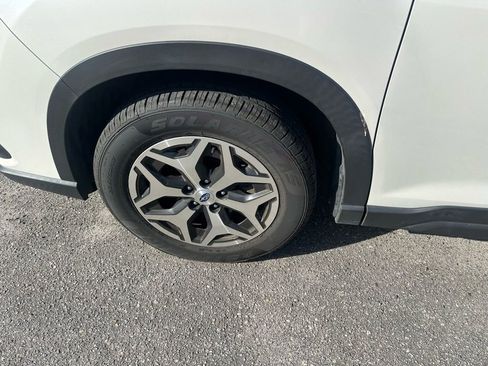 Used 2022 Subaru Forester Premium image 12