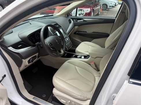 Used 2018 Lincoln MKC Premiere AWD/4WD image 9