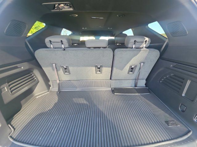 Used 2027 Chevrolet Traverse LT w/ Driver Confidence Package FWD image 25