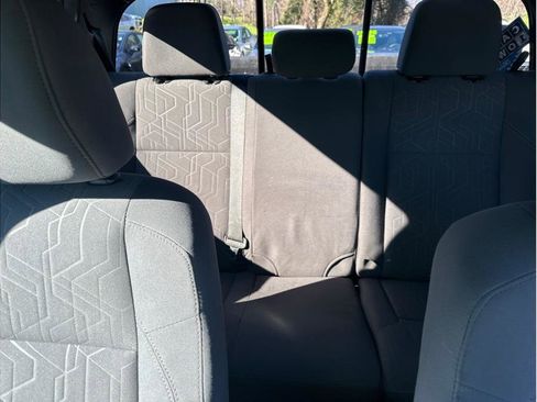 Used 2019 Toyota Tacoma TRD Sport image 21