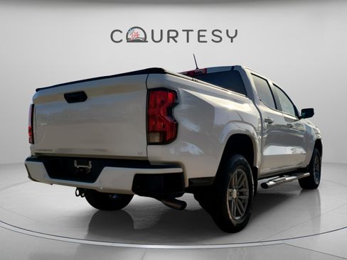 Used 2024 Chevrolet Colorado LT w/ LT Convenience Package image 4