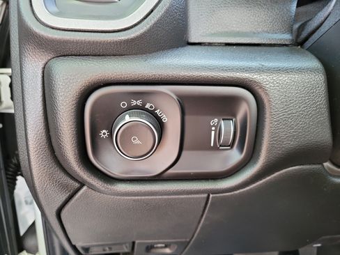 Used 2024 RAM 3500 Tradesman w/ Chrome Appearance Group AWD/4WD image 22
