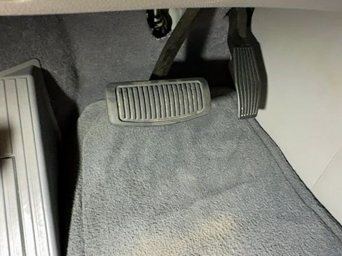 Used 2012 Kia Sedona EX FWD image 57