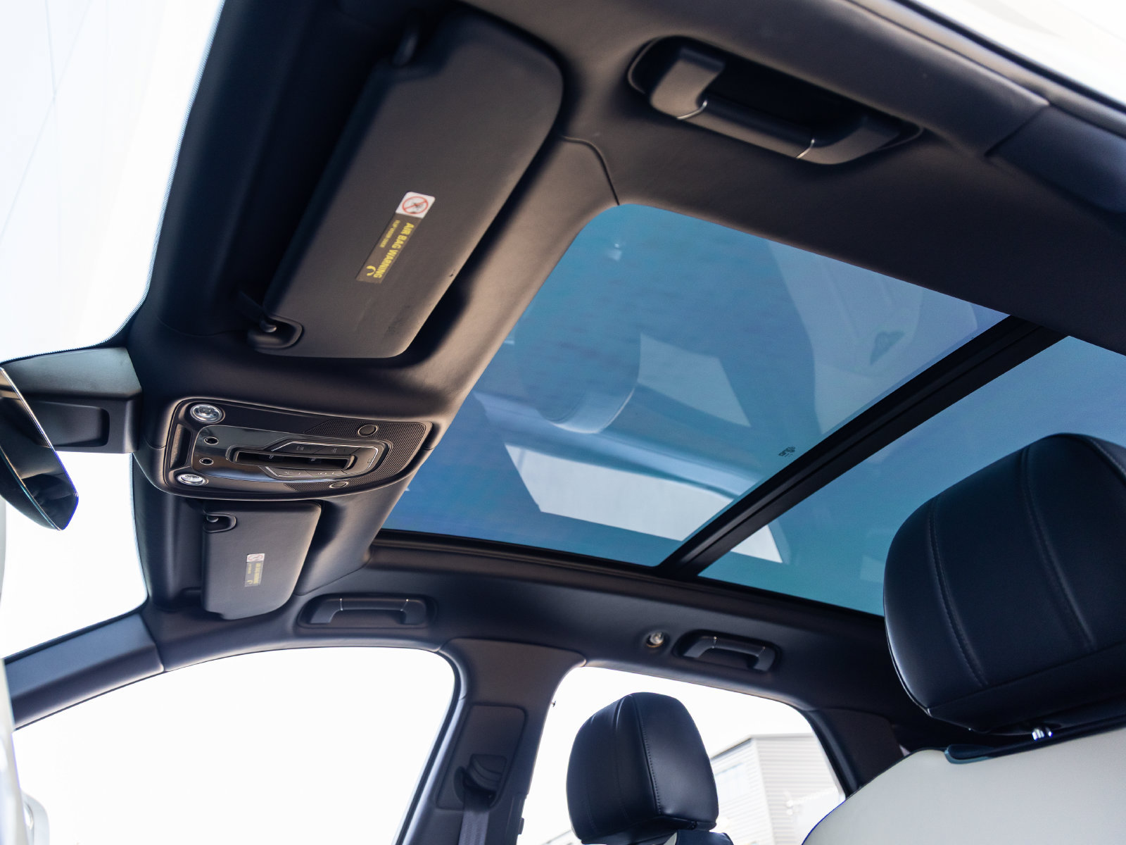 Used 2021 Bentley Bentayga AWD/4WD image 23