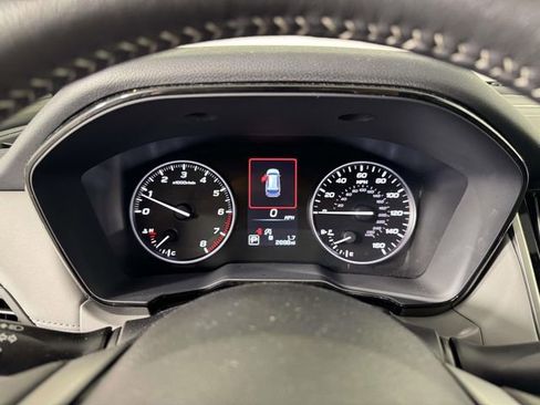 Used 2025 Subaru Outback Premium image 3