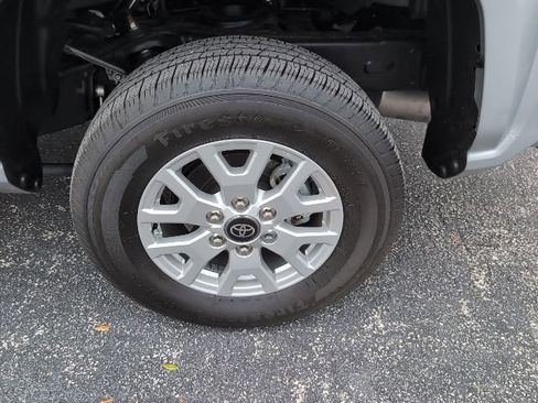 Used 2025 Toyota Tacoma SR5 image 7