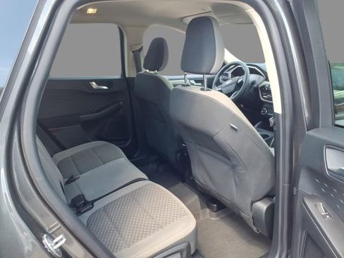 Used 2020 Ford Escape SE image 11