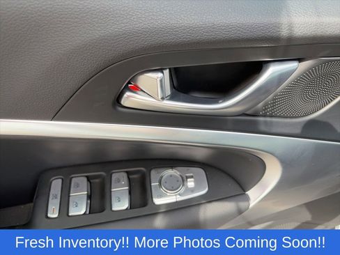 Used 2026 Genesis G70 2.5T RWD image 11