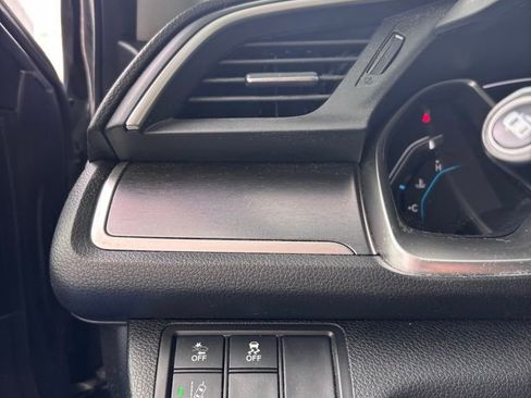 Used 2018 Honda Civic Touring image 20