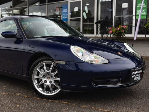 Used 2001 Porsche 911 Carrera 4 AWD/4WD image 3