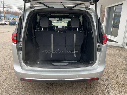 New 2026 Chrysler Pacifica Limited image 15