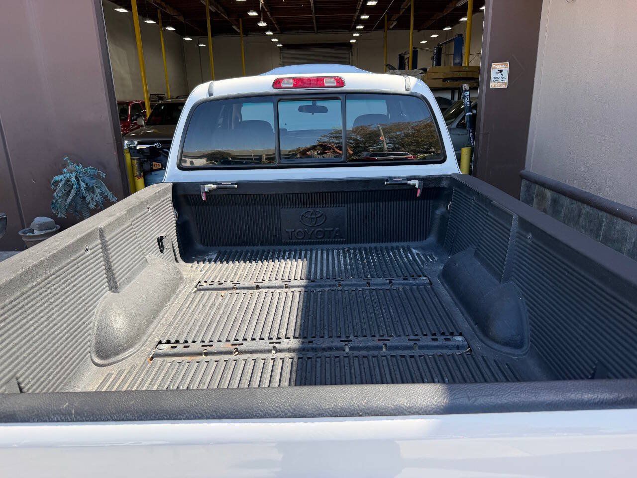 Used 2000 Toyota Tundra SR5 w/ Convenience Pkg RWD image 20