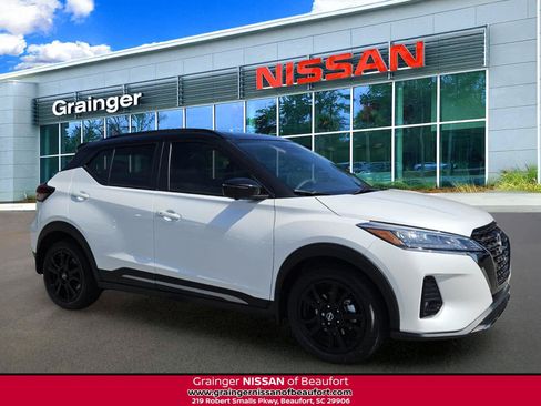 Used 2024 Nissan Kicks SR w/ SR Premium Package FWD image 1
