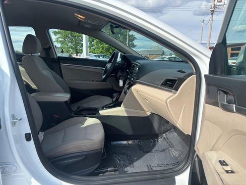 Used 2020 Hyundai Elantra SE FWD image 11