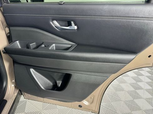 Used 2023 Nissan Pathfinder Platinum w/ Cargo Package image 30