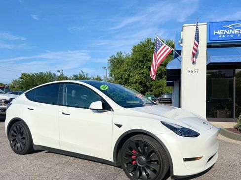 Used 2022 Tesla Model Y Performance AWD/4WD image 16