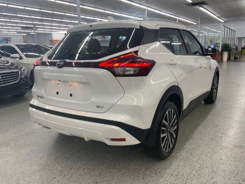 Used 2022 Nissan Kicks SV FWD image 5