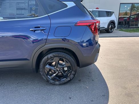 New 2026 Kia Seltos EX w/ EX Sunroof Package image 11