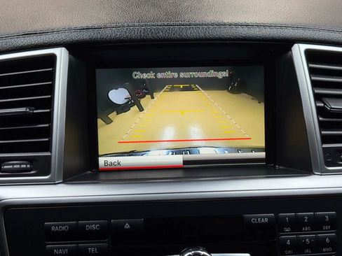 Used 2016 Mercedes-Benz GL 450 4MATIC w/ Premium I Package image 42