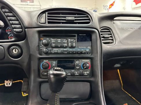 Used 2004 Chevrolet Corvette Z06 w/ Memory Package RWD image 15