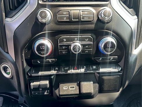 Used 2021 GMC Sierra 1500 SLE AWD/4WD image 16