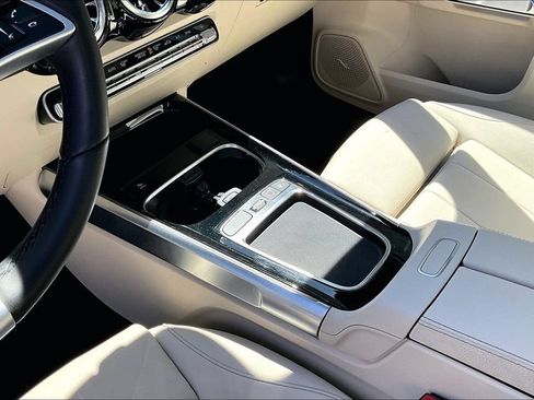 Used 2026 Mercedes-Benz GLB 250 4MATIC image 14
