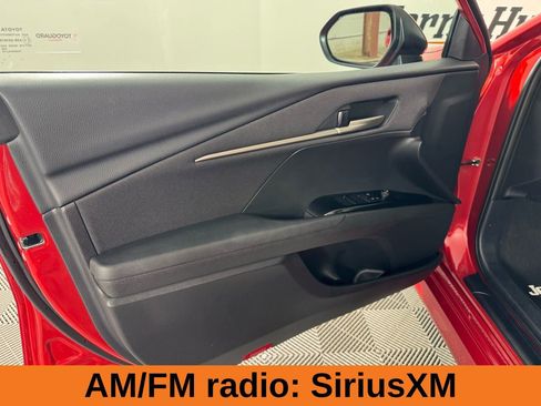 Used 2025 Toyota Camry LE image 10