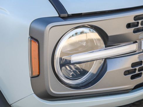 Used 2022 Ford Bronco Badlands image 8