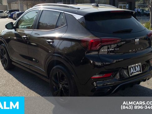 Used 2024 Buick Encore GX Sport Touring image 9