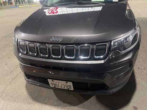 Used 2022 Jeep Compass Sport image 11