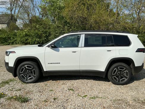 New 2026 Jeep Cherokee Laredo AWD/4WD image 6